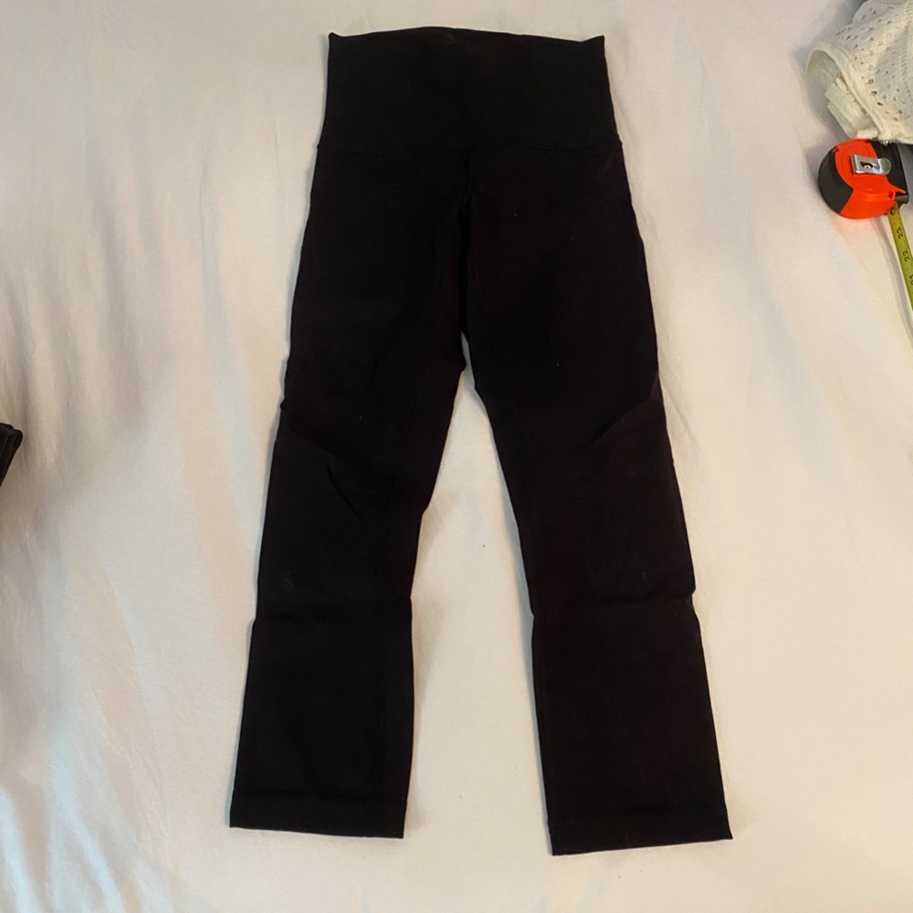 Lululemon Wunder Under Tights 21" (Black, size 6)